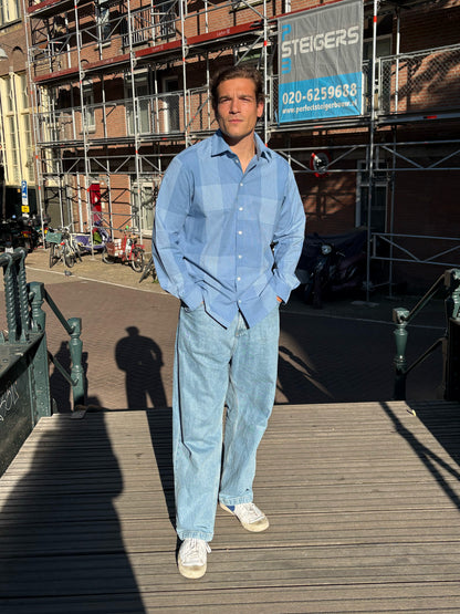The borrowed shirt - blue