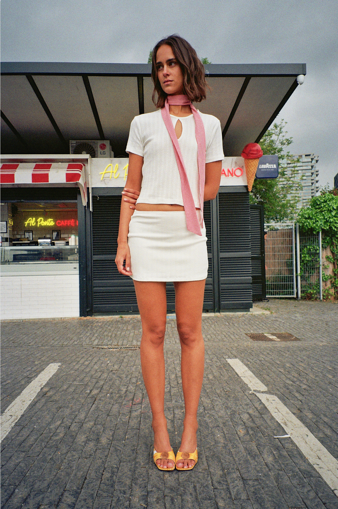 Baby tee - white