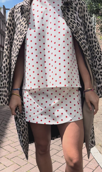 It's a wrap skirt polkadot